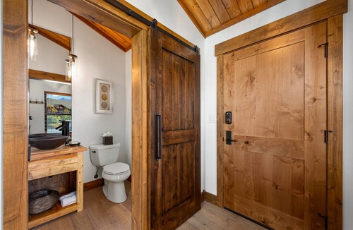 Estes Park Cabin | 147 m² Cabin ∙ 2 bedrooms ∙ 6 guests