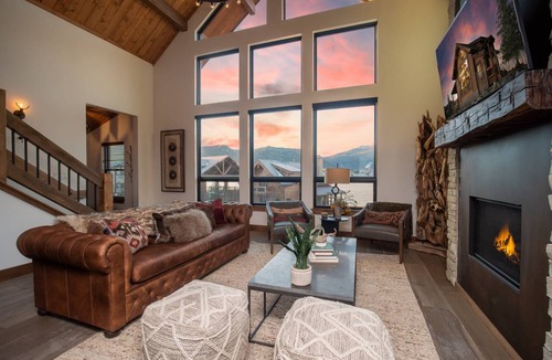 Estes Park Cabin | 147 m² Cabin ∙ 2 bedrooms ∙ 6 guests