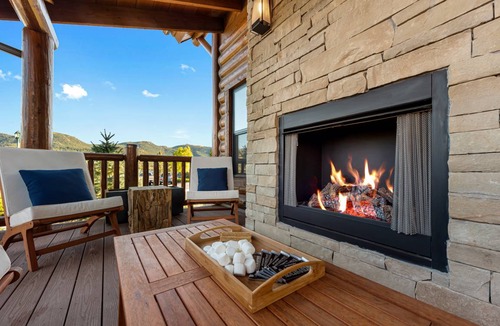 Estes Park Cabin | 147 m² Cabin ∙ 2 bedrooms ∙ 6 guests