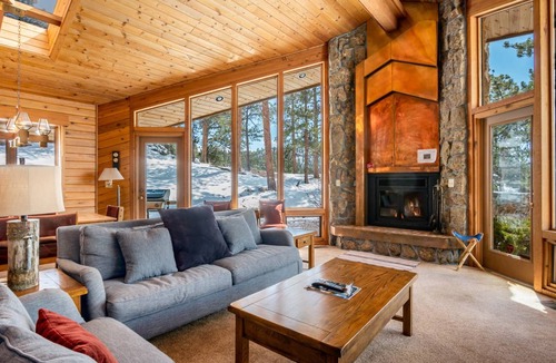 Estes Park House | 147 m² House ∙ 2 bedrooms ∙ 6 guests