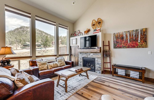 Estes Park Apartment | 148 m² Apartment ∙ 3 bedrooms ∙ 8 guests