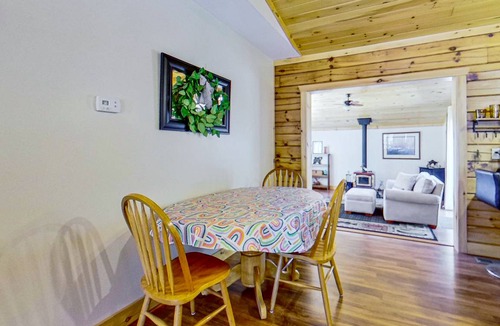 Warrensburg House | 149 m² House ∙ 3 bedrooms ∙ 6 guests