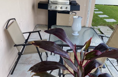 Miami Gardens Apartment | 15 minutes to beaches and Internationals Air ports