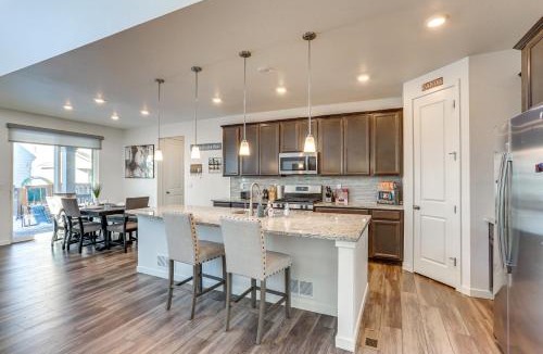 Commerce City House | 16 Mi to Denver: Spacious Commerce City Home!