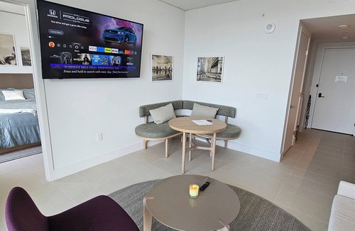 Brickell Hotel | 1bd Suite W/2nd bed 45th-Floor Oceanview - Rooftop Pool, Spa, Gym + Balcony