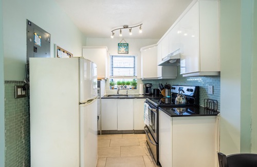 Hollywood Lakes Condo | 1BR Beach condo in Beautiful Hollywood Beach