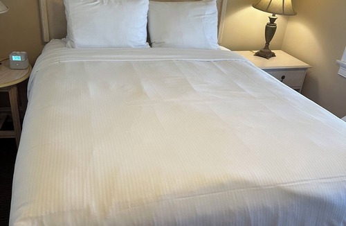 Dennis Port Resort | 1BR in BREAKERS RESORT 100 yards from Inman beach plus 2 pools and rear deckyard
