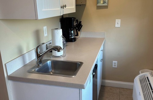 Dennis Port Resort | 1BR in BREAKERS RESORT 100 yards from Inman beach plus 2 pools and rear deckyard