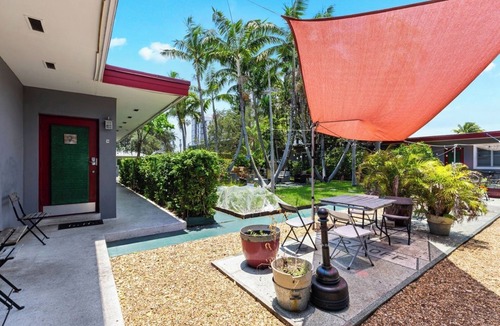Downtown Hollywood Apartment | 1BR Studio Parking, Pet Friendly and BBQ Area