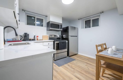 Highland Park House | 1BR Suite Near YYC Airport & Downtown, UofC, SAIT - 4408 lower