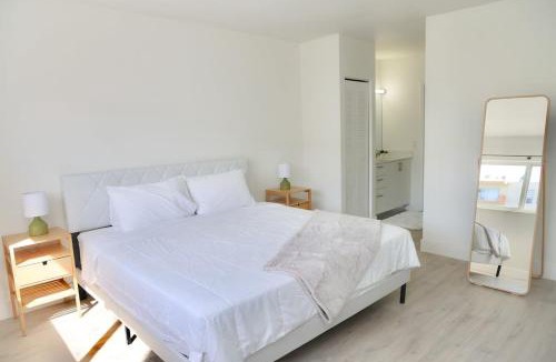 Eastern Shores Apartment | 1BR with Kitchen Close To Sunny Isles Beach