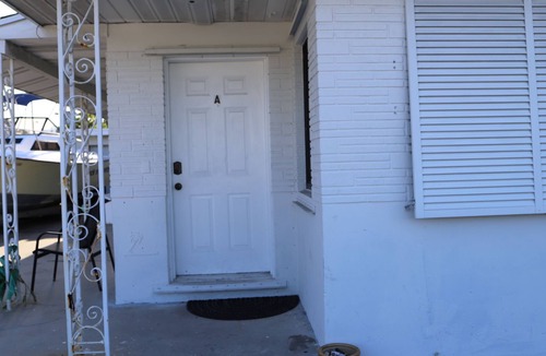 Lake Worth Villa | 2/1 town house, 3 beds, 2 miles to the beaches