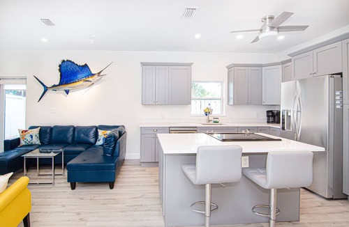 Juno Beach House | 2/2 Juno House near Beach/Intracoastal bring Boat Large outdoor area. NPB Pool