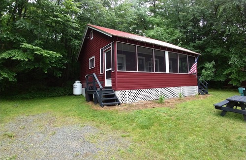 Chestertown Cottage | #2 Adirondack FamilyFriendly Waterfront on LoonLake. Boating,fishing,swimming!