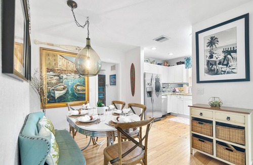 South Palm Park Neighborhood Association House | 2 Amazing Beaches in 1 mile Palm Oasis 4|4 w/POOL & Covered Outdoor Entertaining