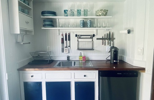 Mango Groves Cottage | 2 Bed/1 Bath Historic Cottage Near the Beach w/Pool-Bikes-WiFi-Cute & Cozy!
