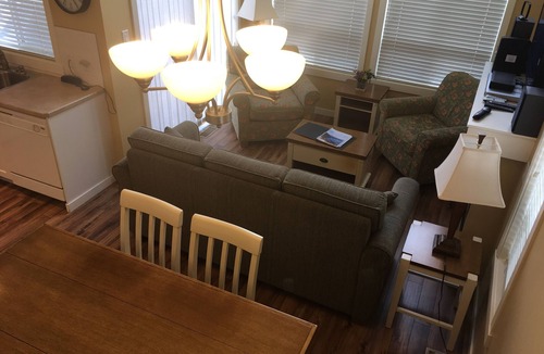 Central Okanagan House | 2 Bed and Loft Pet Friendly Lake View Cottage at La Casa!