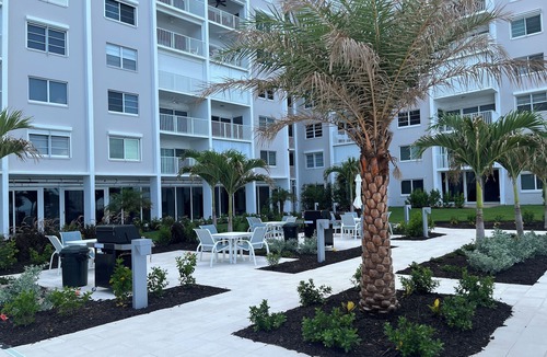 Moorings Condo | 2-bedroom 2 bathroom condo right on the beach in beautiful Naples, FL