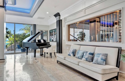 Bermuda Riviera Apartment | 2-Bedroom Ocean Front Direct