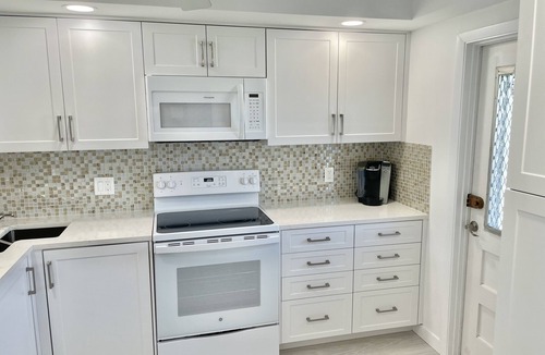 Bel Air Condo | 2 Bedroom Condo just steps from the beach