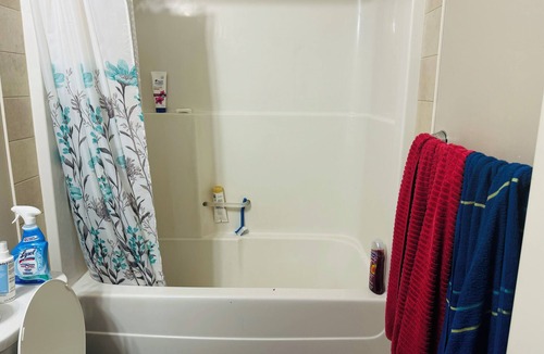 Calgary House | 2 Bedroom with shared washroom