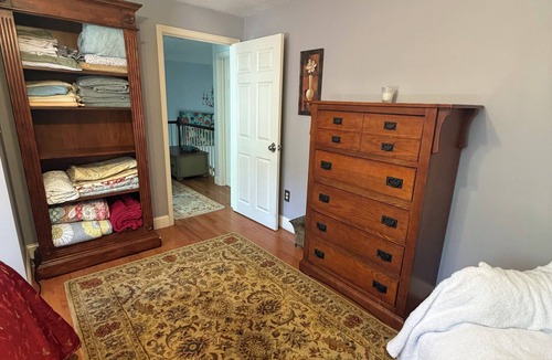 Norfolk House | 2 bedrooms sharing a private bathroom in Charming farmhouse!