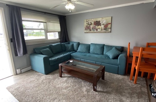 Hampton Apartment | 2 bedrooms with shared pool. apt3