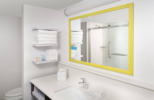 Seybold Hotel | 2 Comfortable Pet Friendly Units Close to Art Deco District with Outdoor Pool!