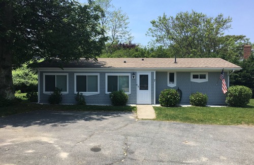 Dennis House | 2 minute walk to Mayflower Beach - CONTACT OWNER FOR AVAILABILITY BEFORE PAYMENT
