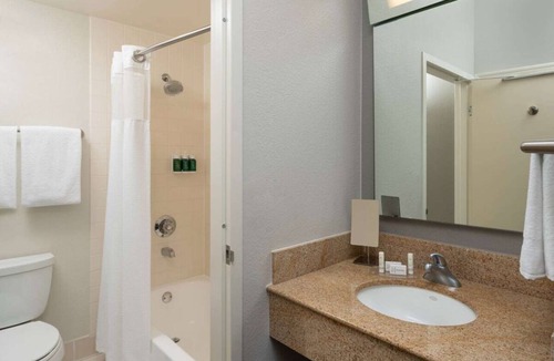 Miami Lakes Hotel | 2 Modern Units in Miami Lakes, with Pool, Pet-Friendly!