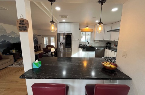 Englewood House | 2 WFH Desks, Modern Kitchen, Fenced Yard, Dogs OK