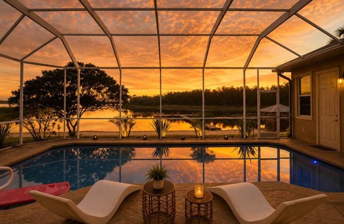 Highland House | 21-Acre Lakefront Paradise: Heated Pool, Private Beach, Animals, Fishing-Boating