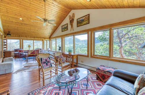 Estes Park Cabin | 222 m² Cabin ∙ 4 bedrooms ∙ 9 guests