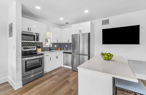 Deerfield Beach Apartment | 261 #8 Managed By Brampton Park