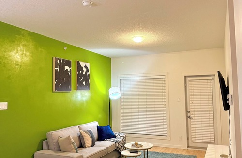 Northeast Edmonton Apartment | 2bed Green High Rise Luxury Condo | Eaux Claire