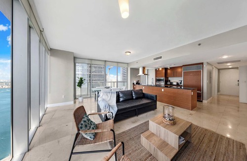 Downtown Miami Condo | 2BR Brickell Skyline Transit to Miami Stadium