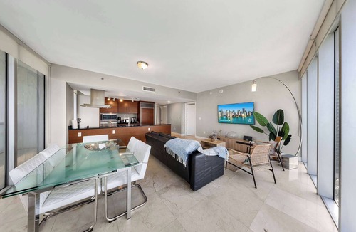 Downtown Miami Condo | 2BR Brickell Skyline Transit to Miami Stadium
