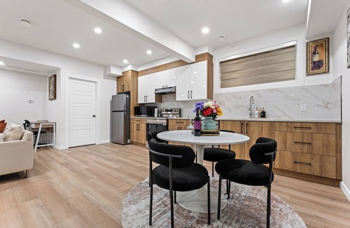 Leduc County House | 2BR Near YEG Airport | King Bed + Mini Golf!