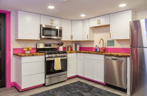 Jeffersonville Apartment | 2BR Riverside Suite @ Smuggs w/Saunas & Hot Tub