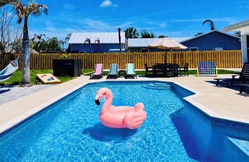Hobe Sound House | 2miles to Beach, Entire Home + Guest House + Heated Pool