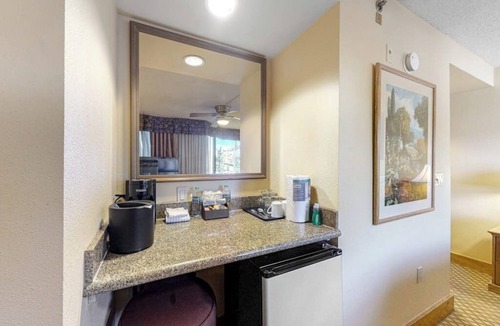 Mount Crested Butte Apartment | 2nd-Floor Studio w/Mtn Views, Shared Outdoor Hot Tub & Heated Pool, Washer/Dryer