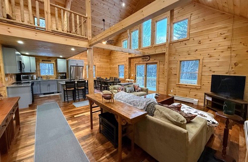 Bethlehem Cabin | 2S: New log cabin in Bethlehem: privacy, firepit, great location!