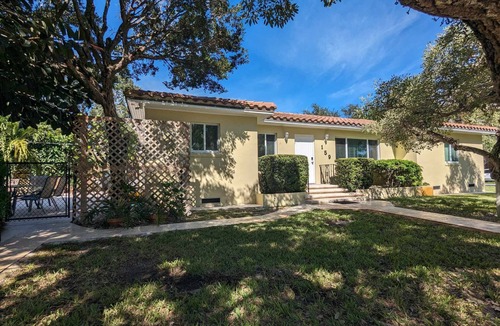 Lakeside Point House | 3/2 Heated Private Pool, 5 Min to Beach