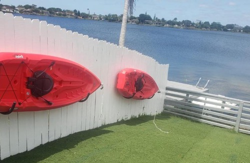 Hollywood House | 3/2 Lake House - Water Activities And Docking Area 2
