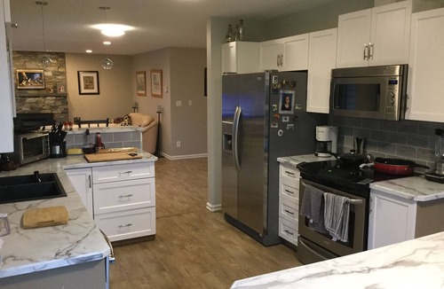 Departure Bay House | 3 bdm house with Swim Spa, walk to Departure Bay, Hike Linley Valley Park
