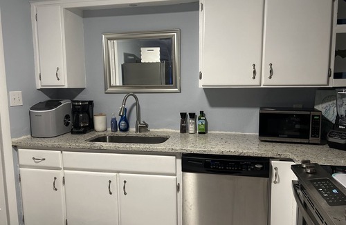 Cypress Lake House | 3 bed 2 bath, Heated Private POOL, Ft Myers near Cape Coral Bridge