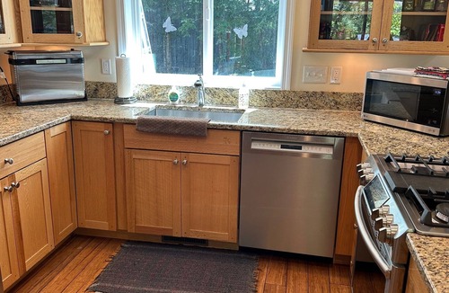 Lochmere House | 3-Bedroom, 2-Bath Shorefront Retreat on Big Squam Lake