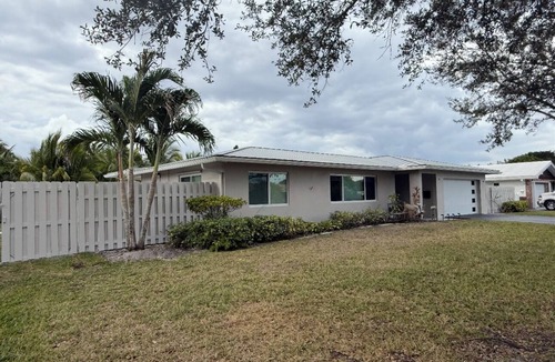 Coral Springs House | 3 bedroom 2 bath Pool Home in Quiet Neighborhood