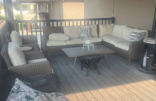 Hooper House | 3 Bedroom 3 bath main level Home with Hot Tub