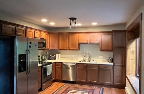 Rapid City Cabin | 3-bedroom cabin Sleeps 8 Close to ATV Trails with WiFi